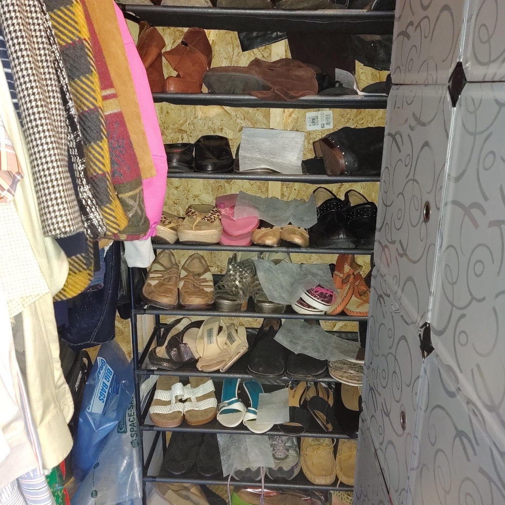 Cheryl's She Shed Deals check out my Closet - Picture 3 of 8